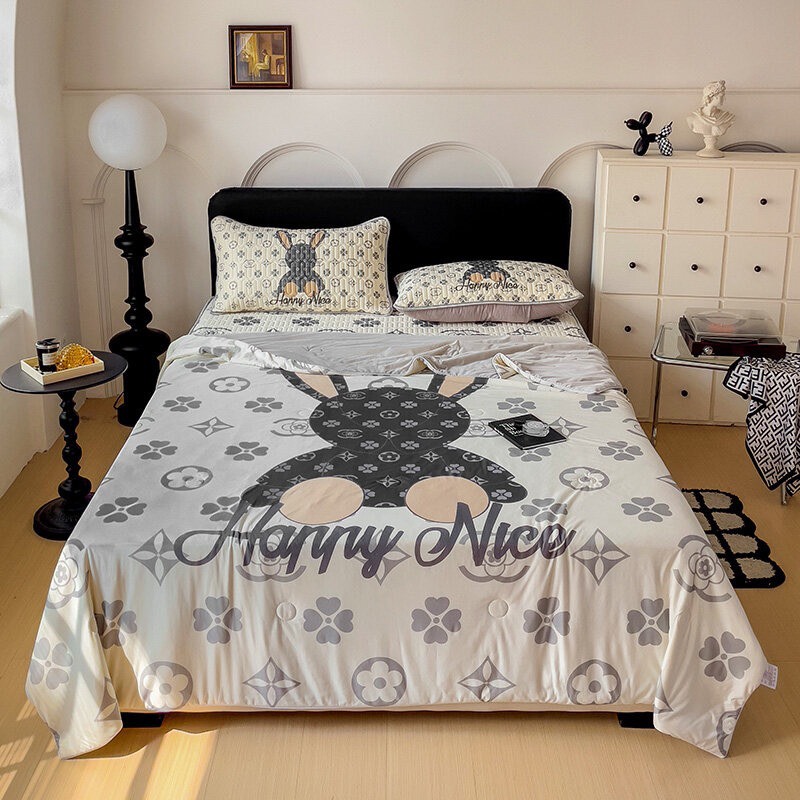 Những Tác Dụng Tuyệt Vời Của Chiếu Điều Hòa Mà Bạn Không Nên Bỏ Qua 5 Chiếu Điều Hoà Kèm Chăn Thun Lạnh Bearbrick